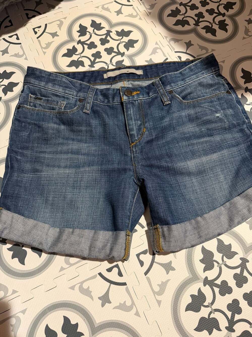 Joe's Jeans Women's Denim Cuffed Jean Shorts Size 27